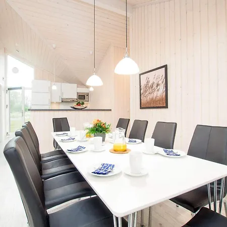 Vakantiehuis With Summer Terrace Großenbrode