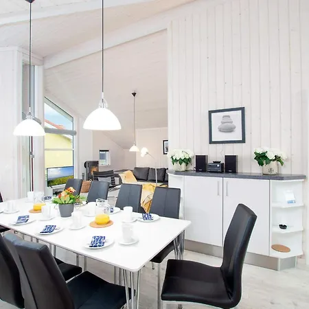 Feriehus With Summer Terrace
